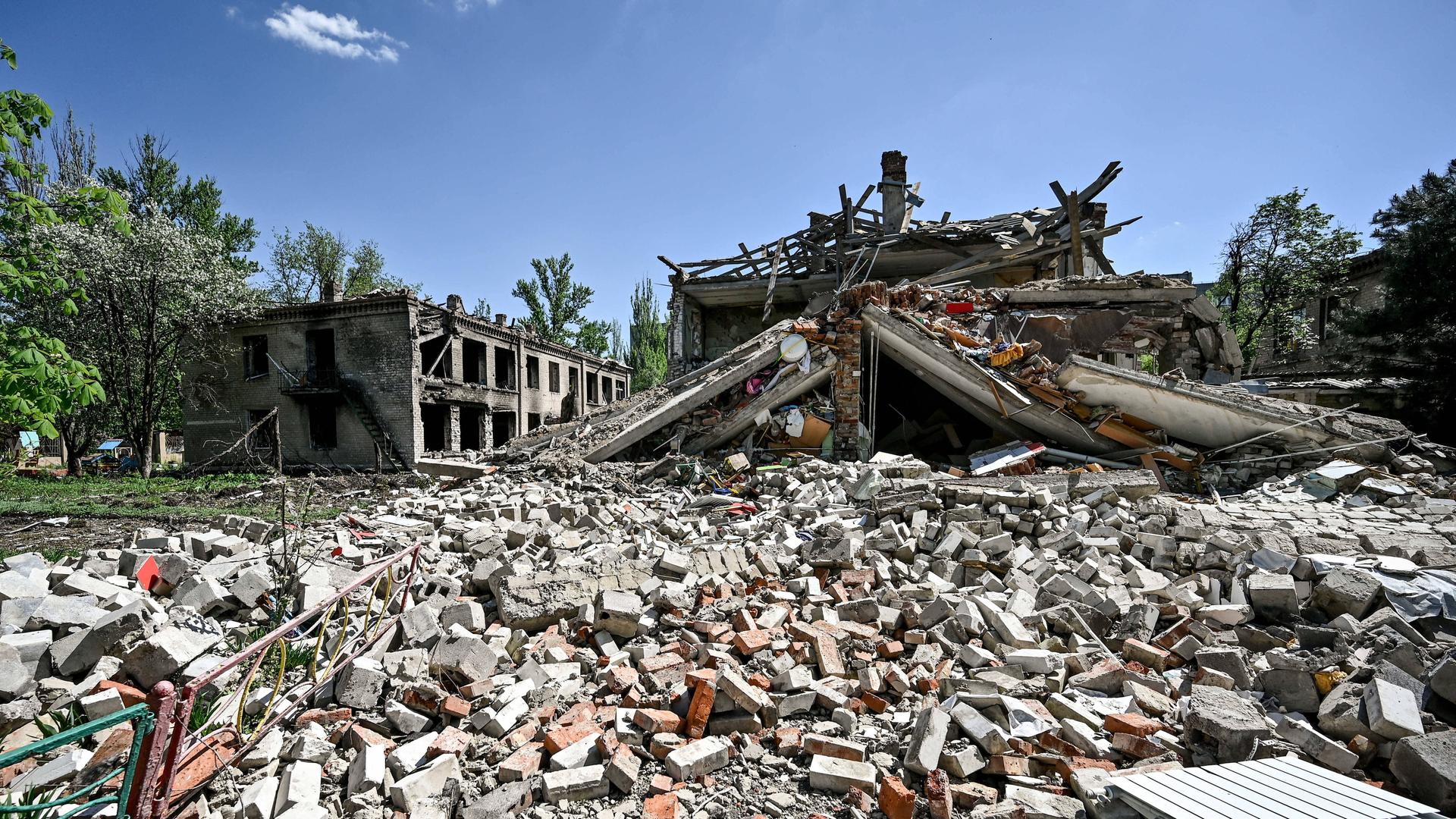 Ein Blick auf die Zerstörungen in der Front-Stadt Awdijiwka in der Region Donetzk