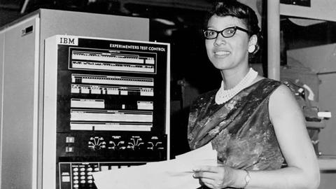 Schwarz-wiß-Aufnahme der Mathematikerin Melba Roy Mouton  