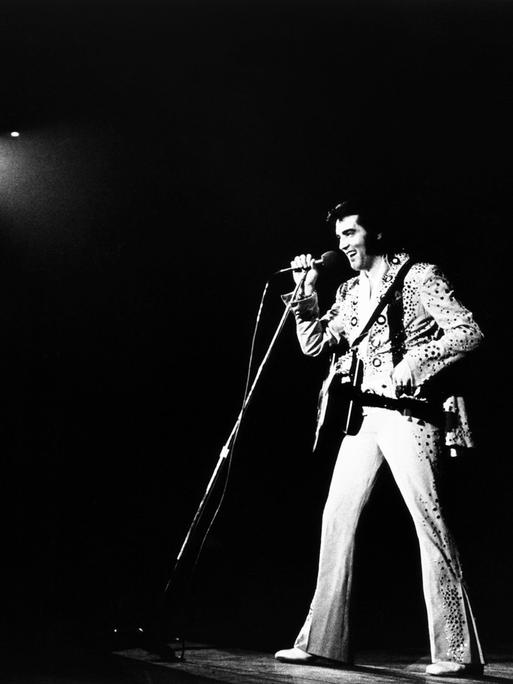 Der "King of RocknRoll", Elvis Presley, auf Tour, ungefähr 1972