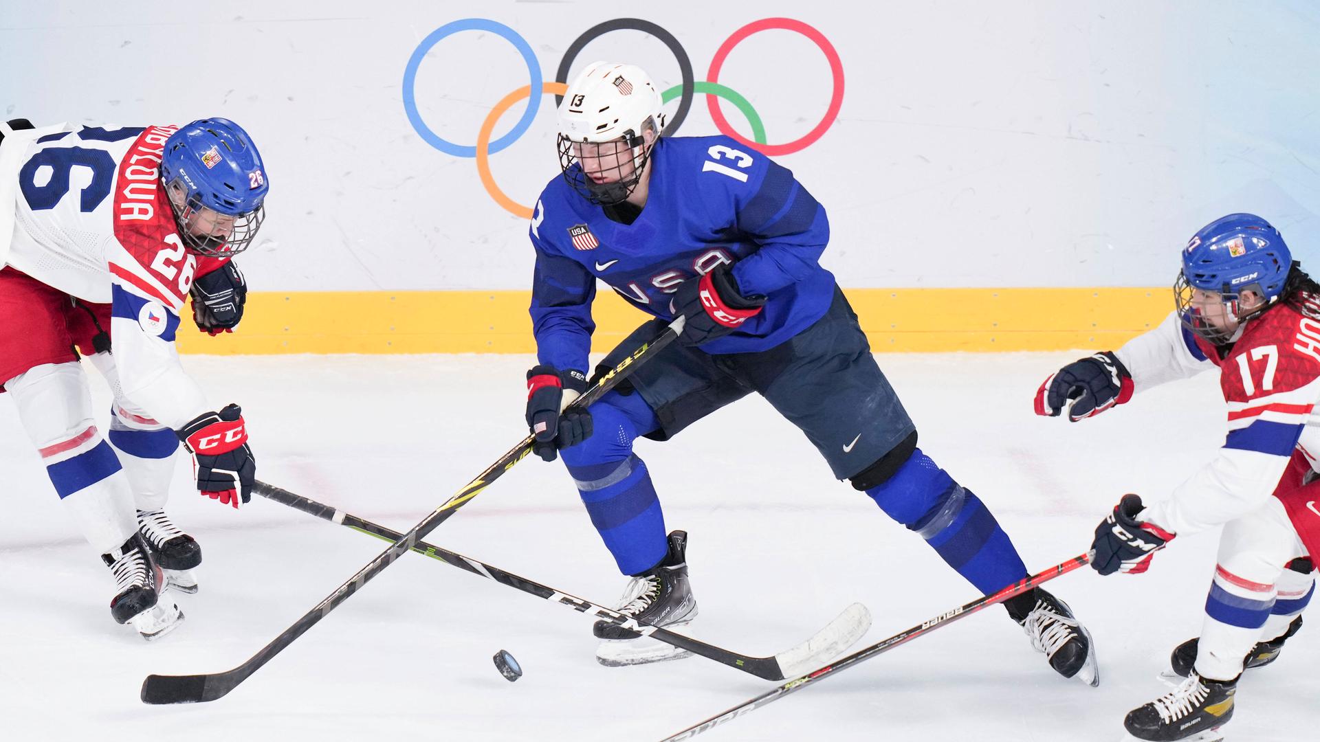 US-Eischockeyspielerin Grace Zumwinkle im Spiel gegen Tschechien bei den Olympischen Spielen in Peking