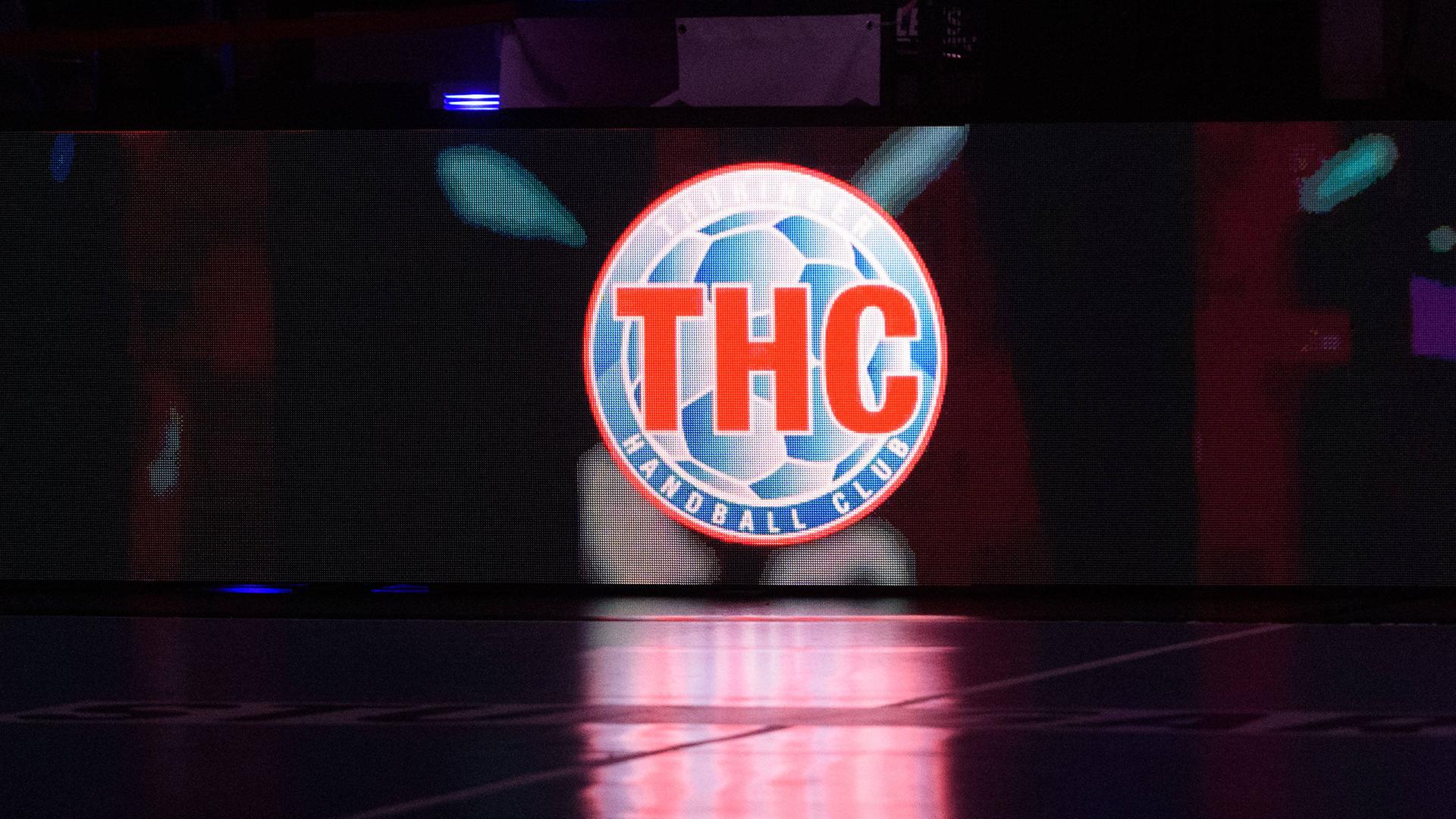 Das Logo des Thüringer HC auf einer LED-Bande