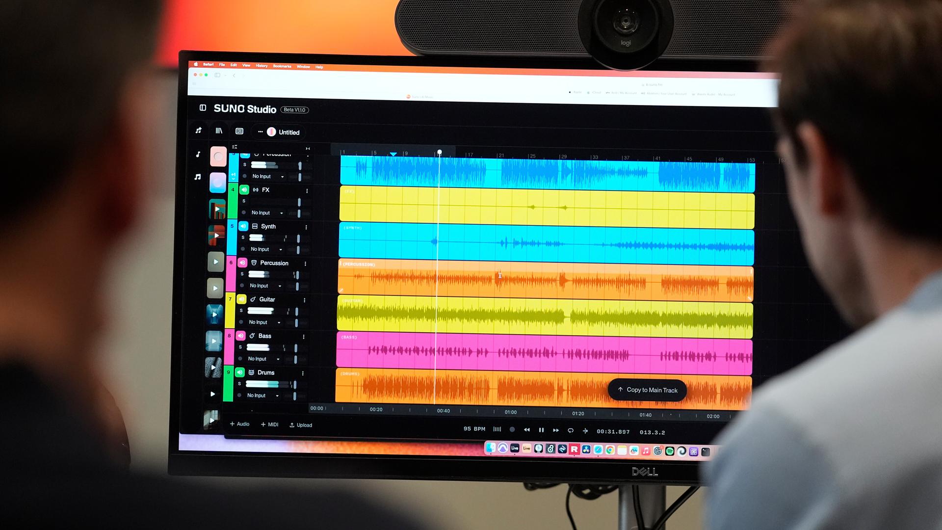 Auf einem Computerbildschirm werden während der Erstellung eines KI-Musikstücks bei SUNO die Wellenformen von Audiodateien verschiedener Instrumente angezeigt.