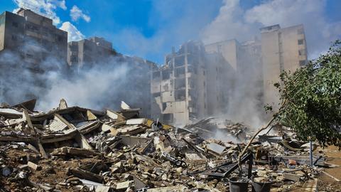 Die Zerstörung von Gebäuden durch einen israelischen Luftangriff in Beirut.