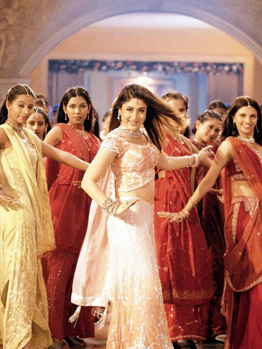Tanzszene in dem indischen Film "Kabhi Khushi Kabhie Gham". 
