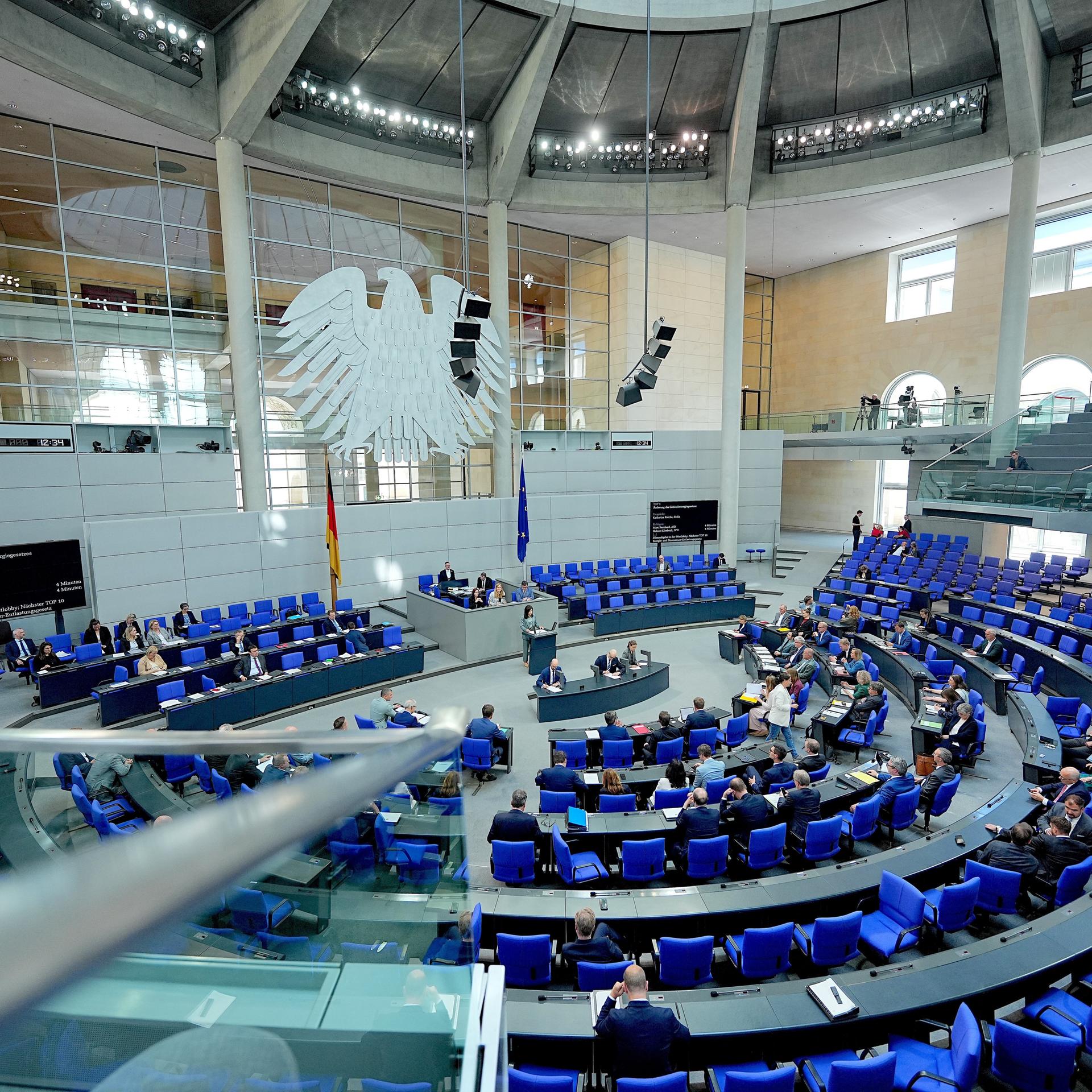 Debatte im Bundestag - Opposition kritisiert neues