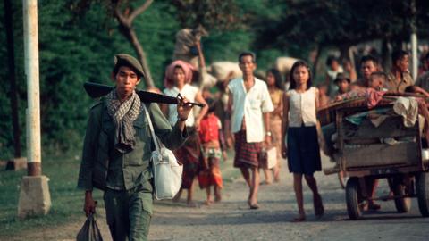 Nach der Evakuierung flohen Tausende von Menschen vor den Kämpfen in Phnom Penh.