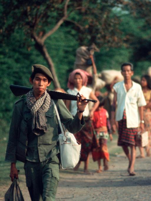 Nach der Evakuierung flohen Tausende von Menschen vor den Kämpfen in Phnom Penh.