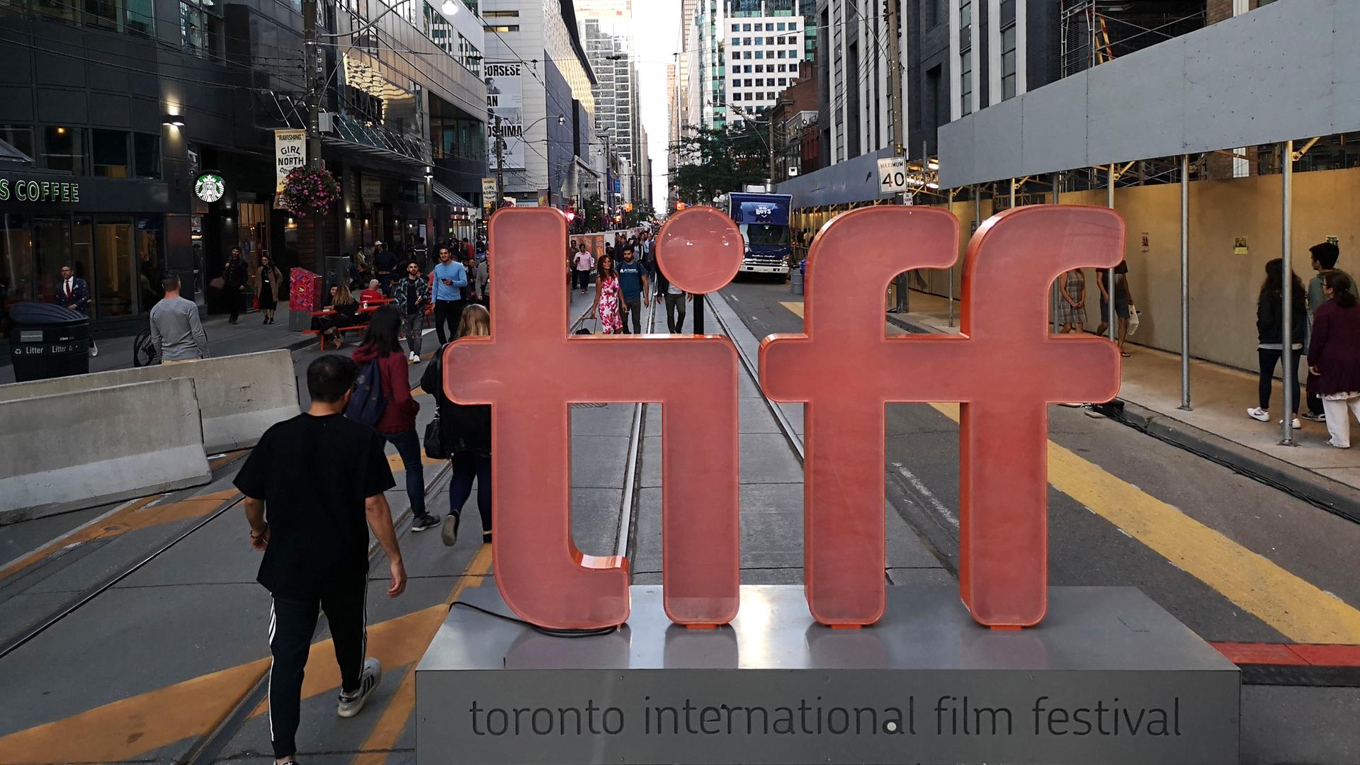 Das Logo des Toronto International Film Festivals im Stadtbild Das Logo des Toronto International Film Festivals im Stadtbild