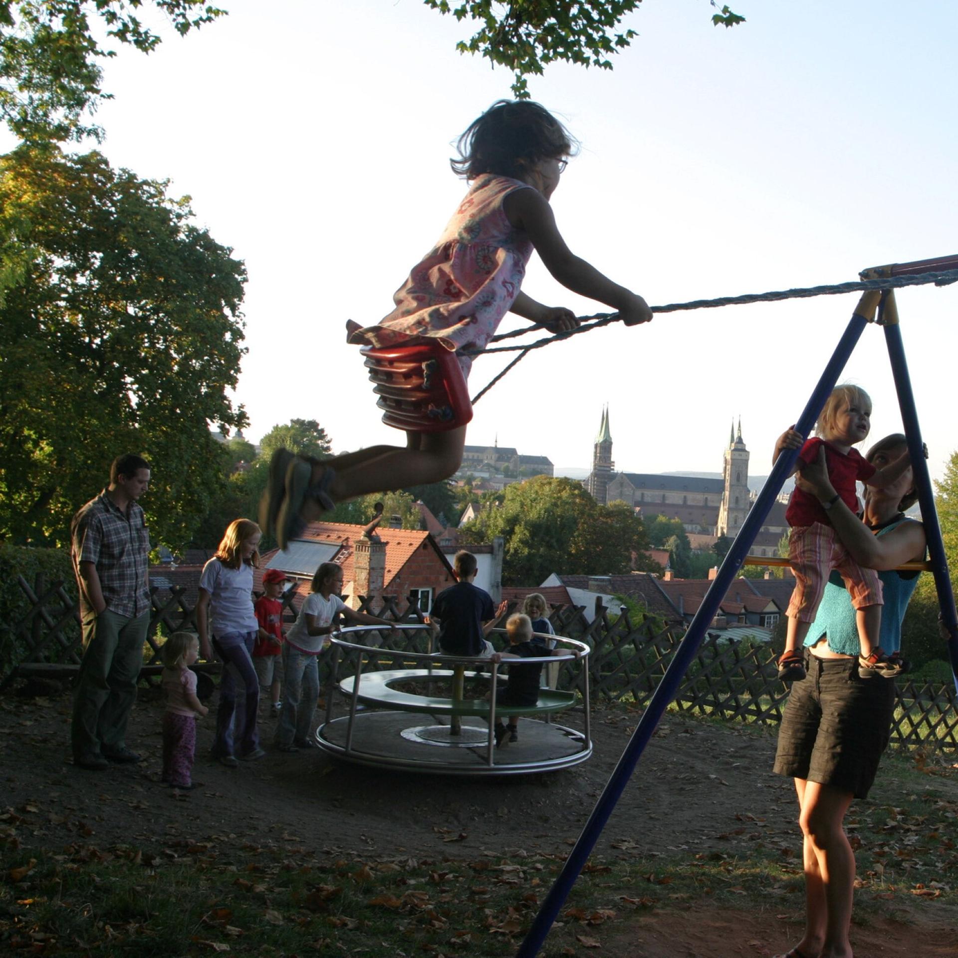 Spielplatzbauer Hanel - Mehr Freiräume für Kinder