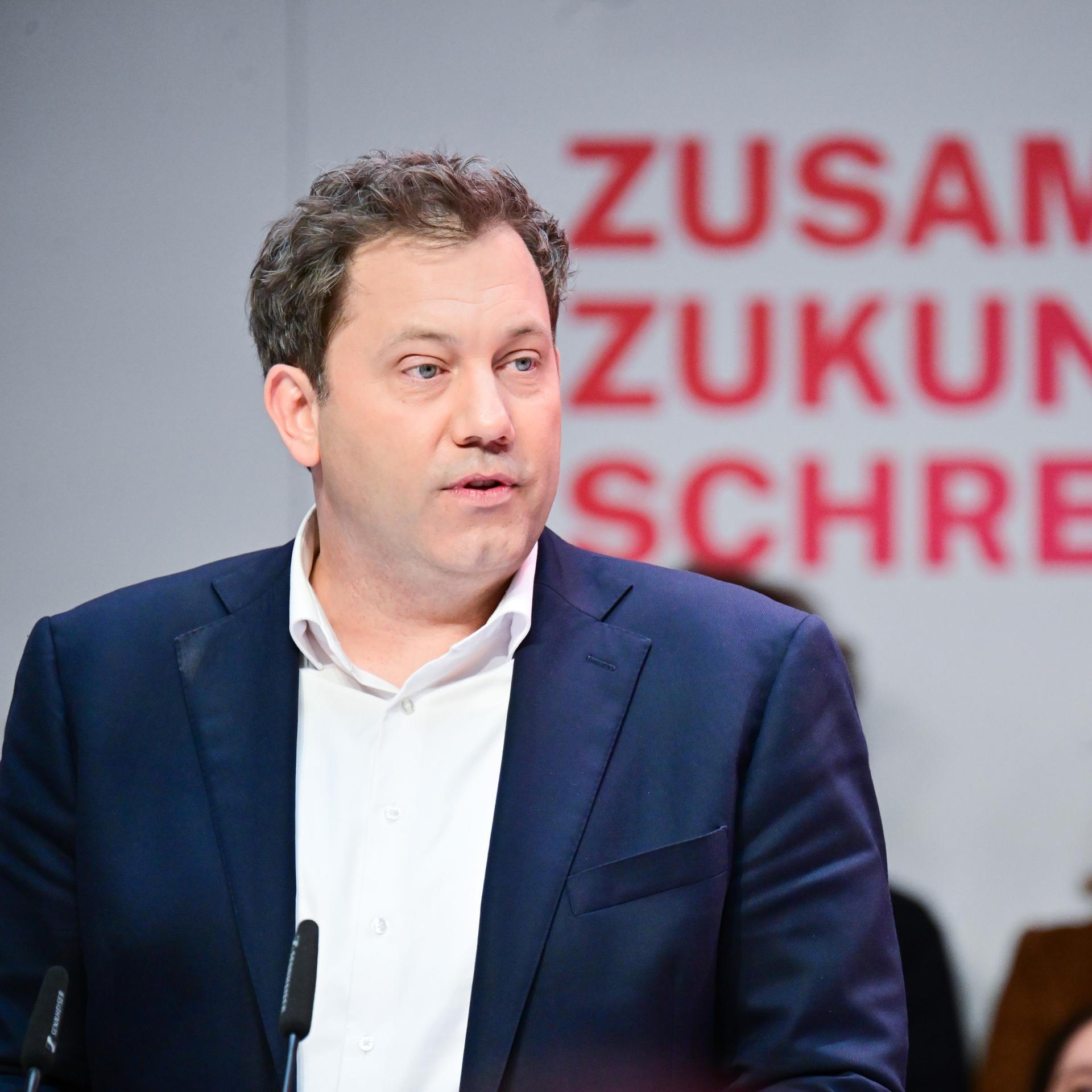 Der SPD-Co-Vorsitzende Lars Klingbeil spricht während der Jahresauftaktklausur des Parteivorstands.