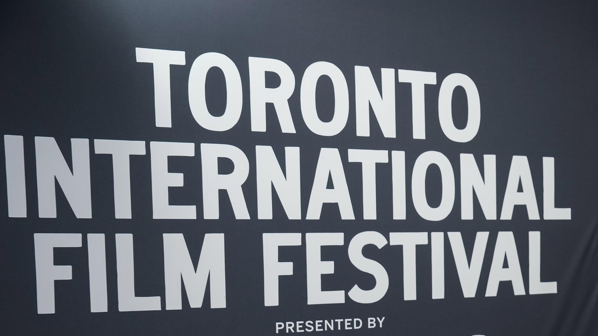 Die Beschilderung während des Toronto International Film Festivals in Toronto.