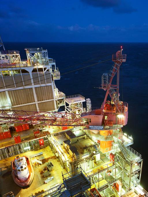 Troll A, eine norwegische Ölplattform in der Nordsee. Die Troll A-Plattform hat eine Gesamthöhe von 472 Metern, wiegt 656.000 Tonnen und ist das höchste Bauwerk, das jemals von Menschenhand bewegt wurde. 