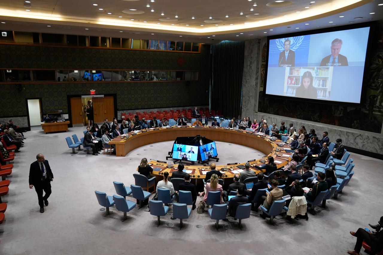 Der Sicherheitsrat tagt im Hauptquartier der Vereinten Nationen. 