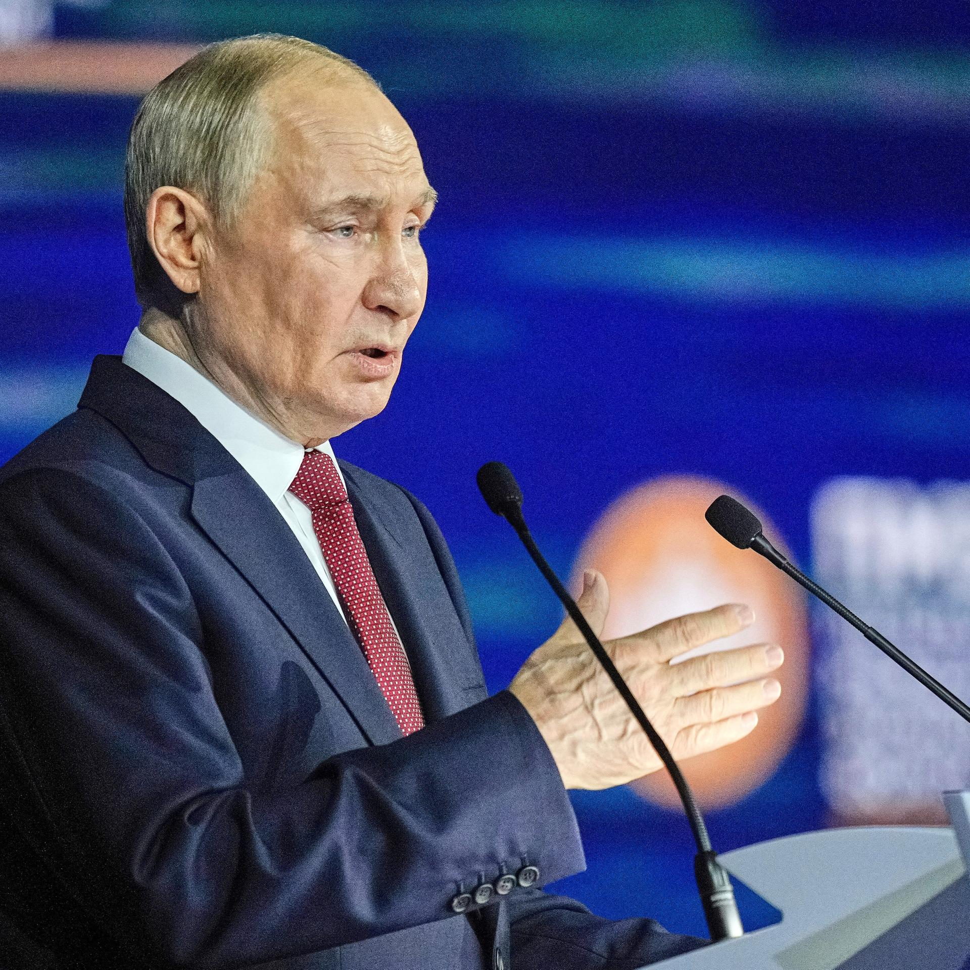 Russland - Deutsche Unternehmen nehmen an Wirtschaftsforum teil
