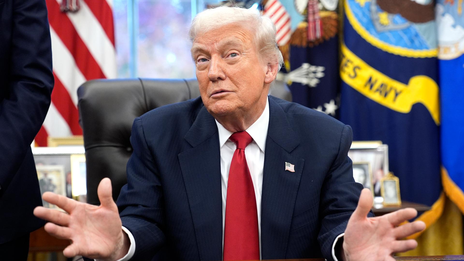 US-Präsident Donald Trump vor versammelter Presse am 21.11.2025 im Weißen Haus