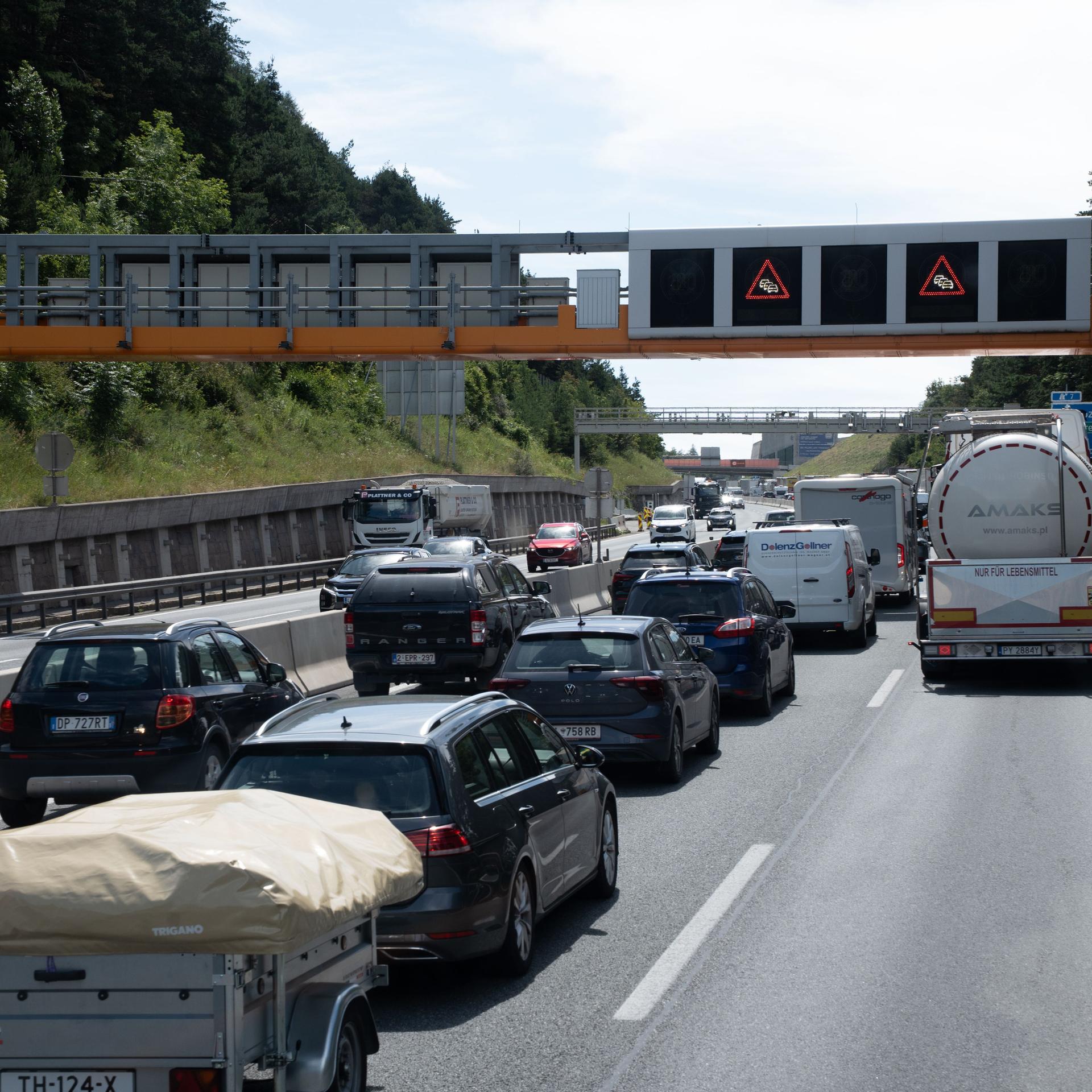 Szenen aus der LKW Strecke von München nach Verona über die Brenner-Autobahn 