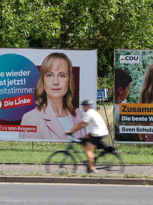 Wahlplakate an einer Straße: Die Linke mit Spitzenkandidatin Eva von Angern und CDU-Ministerpräsident Sven Schulze.