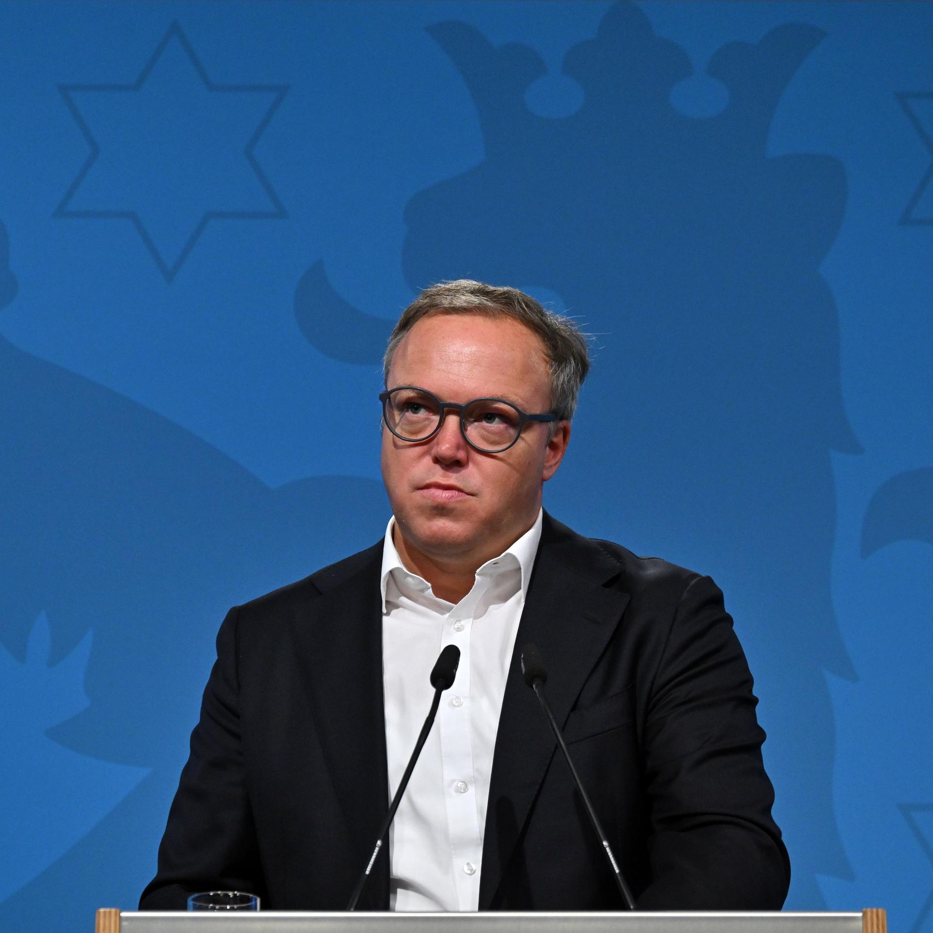 Erfurt: Mario Voigt (CDU), Ministerpräsident von Thüringen, während der Regierungsmedienkonferenz nach der Kabinettsitzung