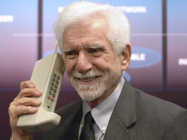 Gilt als Erfinder des Mobiltelefons: Der US-amerikanische Elektroingenieur Martin Cooper hier im Jahr 2009 bei der Verleihung des Prinz-von  Asturien-Preises.