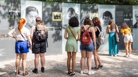 Denkmal für die im Nationalsozialismus ermordeten Sinti und Roma Europas, Gedenkstätte im Tiergarten Berlin, Deutschland, Europa