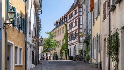Die Schmidtengasse in der Altstadt von Radolfzell am Bodensee