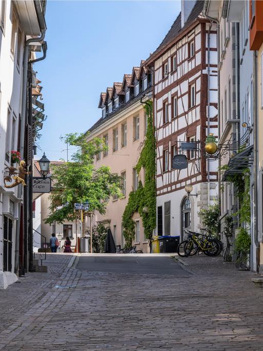 Die Schmidtengasse in der Altstadt von Radolfzell am Bodensee