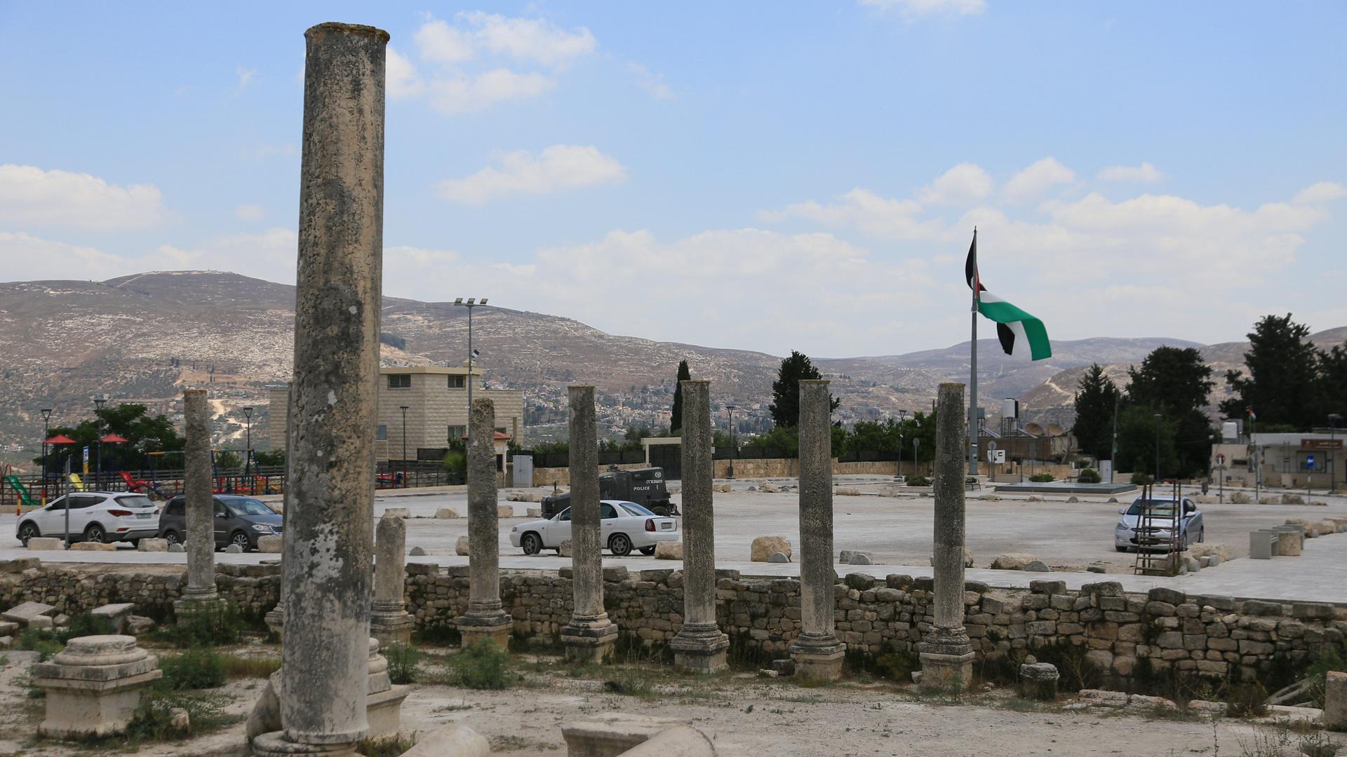 Überreste des antiken Theaters aus der Römerzeit in Samaria im Westjordanland. Überreste des antiken Theaters aus der Römerzeit in Samaria im Westjordanland.