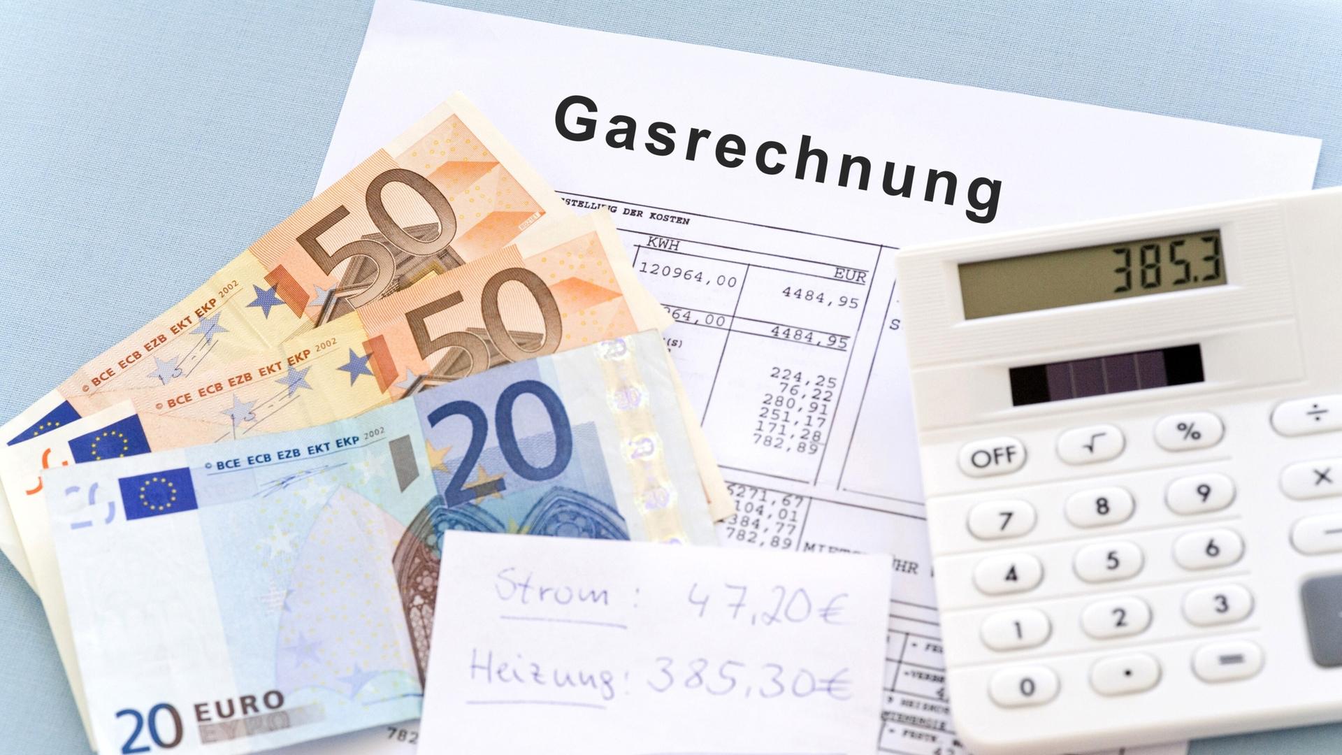 Die rasant gestiegenen Gas-Preise könnten in einem neuen Verfahren über eine Umlage auf alle Verbraucher gleichmäßig verteilt werden