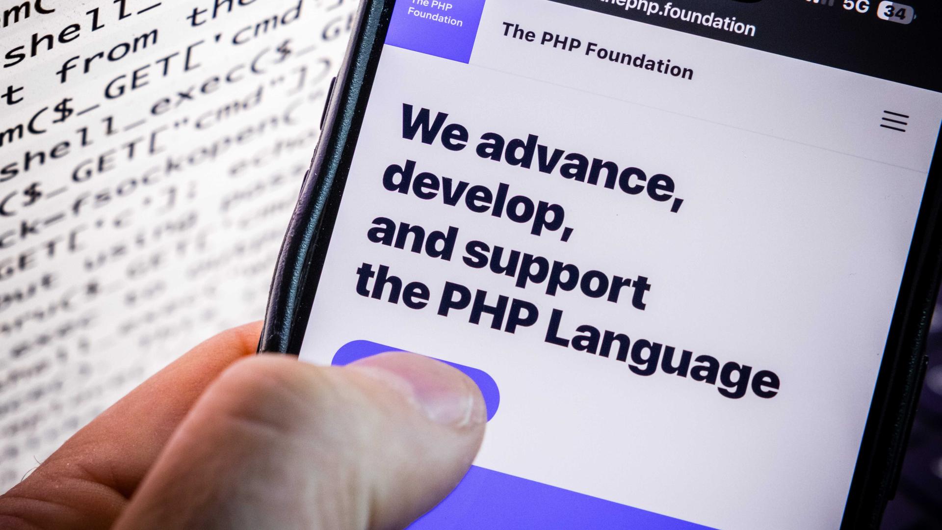 Die Website der PHP Foundation. In der Programmiersprache PHP wurden Sicherheitslücken entdeckt, die es Angreifern ermöglichen, die Kontrolle über Server zu erlangen. 