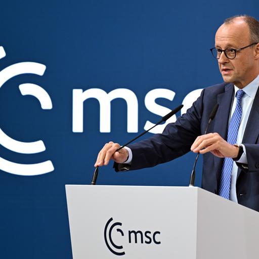 Bundeskanzler Friedrich Merz (CDU) spricht bei der Eröffnung der Münchner Sicherheitskonferenz (MSC).