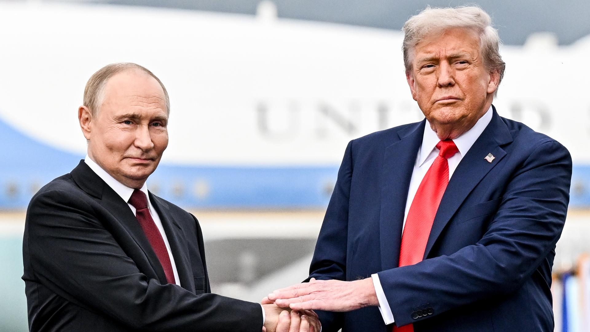 Der russische Präsident Putin traf seinen Amtskollegen Trump am 15.8.2025 zu Gesprächen in Anchorage im US-Bundesstaat Alaska.