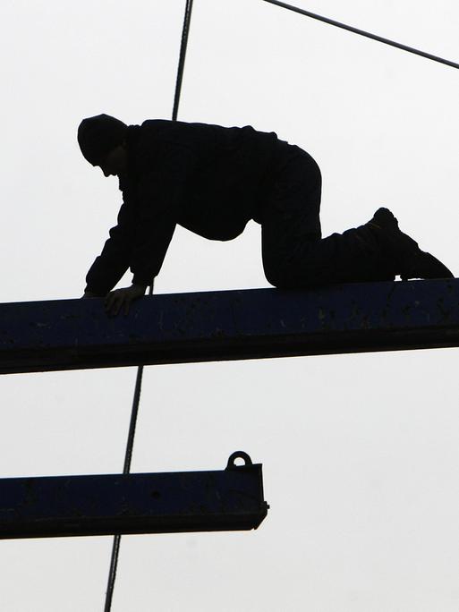 Viele Wanderarbeiter verdienen ihr Geld auf Baustellen (Symboldbild)