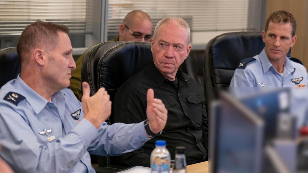 Verteidigungsminister Yoav Gallant besucht die israelische Luftstreitkräfte.