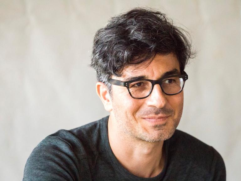 Der Dramaturg und Autor Mehdi Moradpour