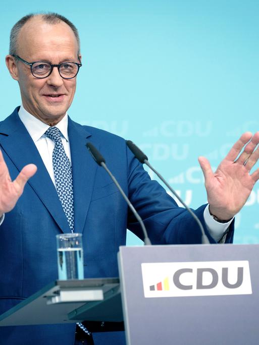 Friedrich Merz bei der Pressekonferenz zu den Ergebnissen der Präsidiumsklausur der CDU im Konrad-Adenauer-Haus (Berlin, 20.10.2025)