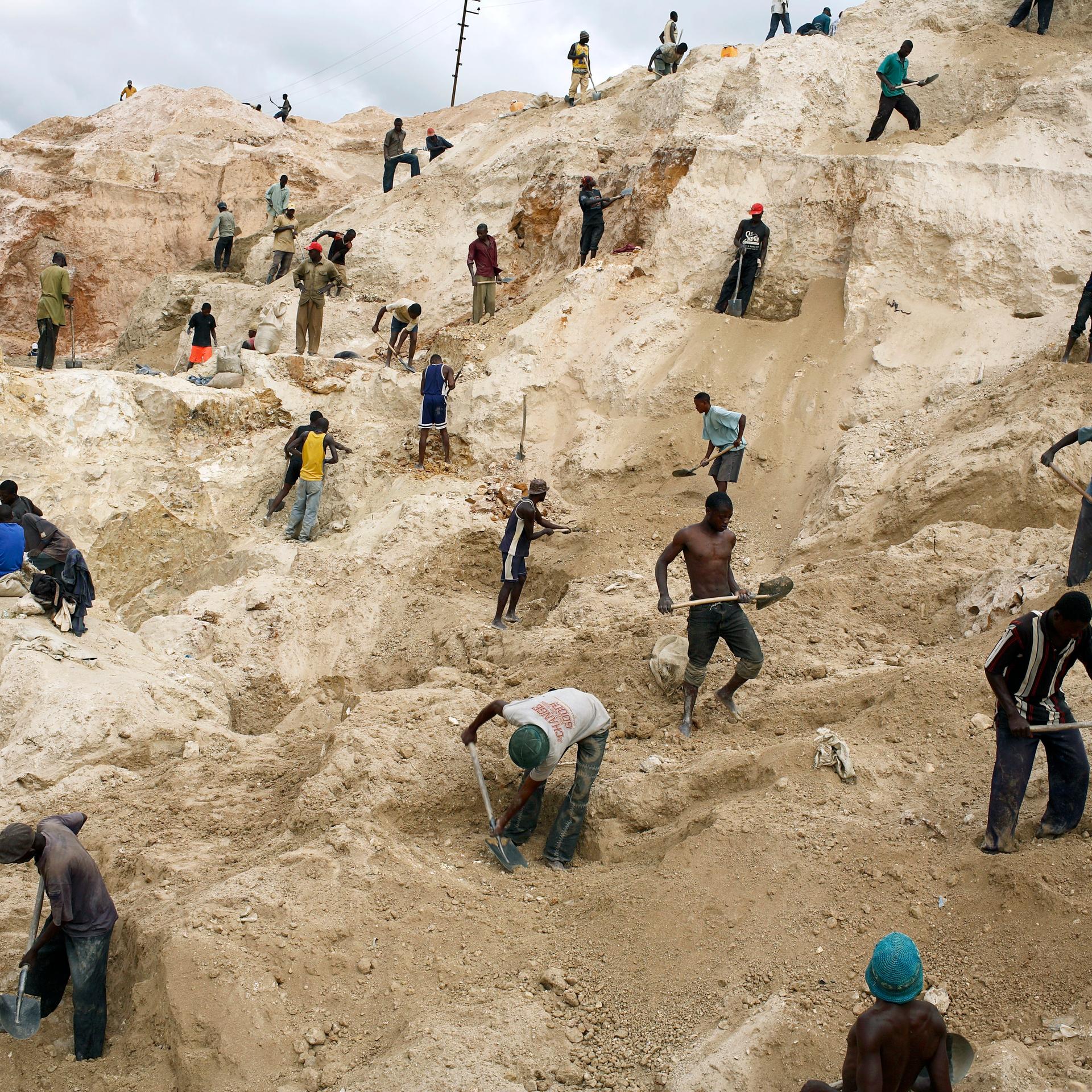 Rund 4.000 Minenarbeiter graben im Kongo (Demokratische Republik Kongo) nach Kupfer. (Symbolbild)