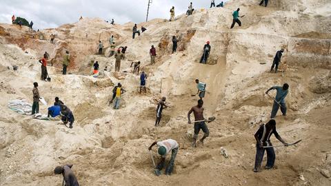 Rund 4.000 Minenarbeiter graben im Kongo (Demokratische Republik Kongo) nach Kupfer. (Symbolbild)
