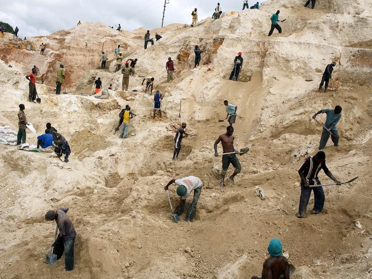 Rund 4.000 Minenarbeiter graben im Kongo (Demokratische Republik Kongo) nach Kupfer. (Symbolbild)