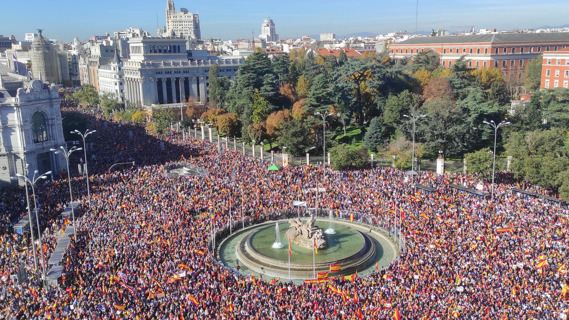 Viele Demonstranten versammeln sich in der spanischen Hauptstadt Madrid.