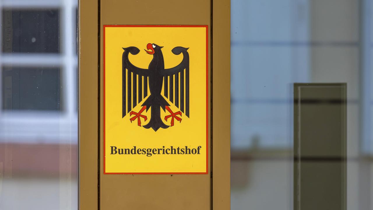 Das Schild des Bundesgerichtshofes in Karlsruhe Das Schild des Bundesgerichtshofes in Karlsruhe