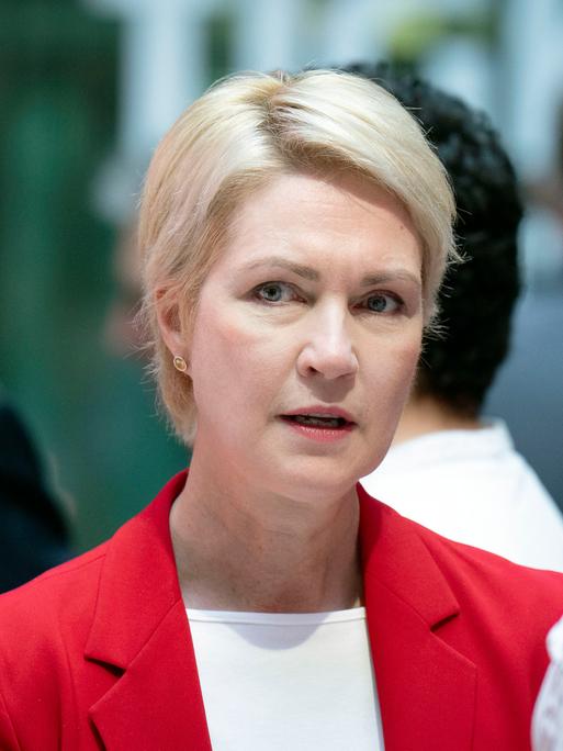 Die Ministerpräsidentin von Mecklenburg-Vorpommern, Manuela Schwesig, im Porträt.  