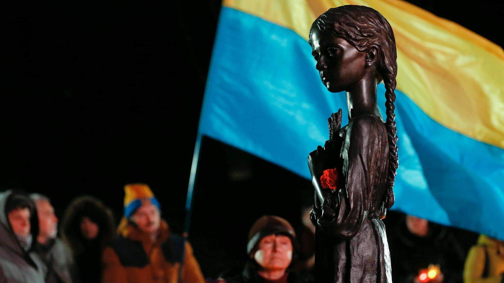 Ukrainer während des Gedenkens an die Opfer des Holodomor 1932-1933. 