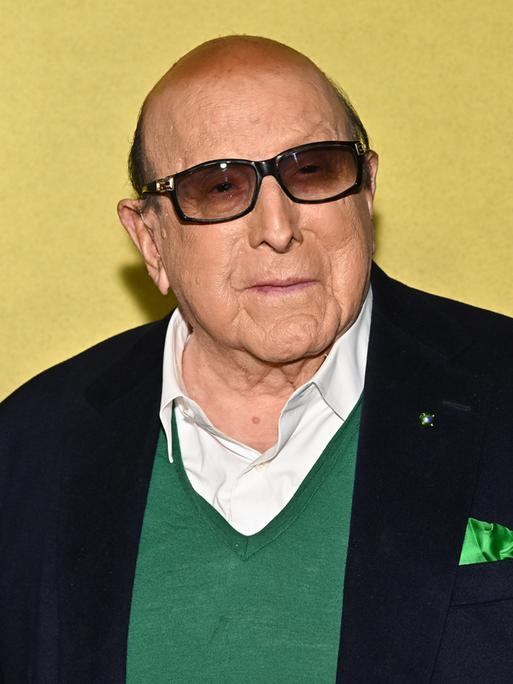 Der Musikproduzent Clive Davis.