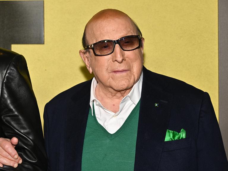 Der Musikproduzent Clive Davis.