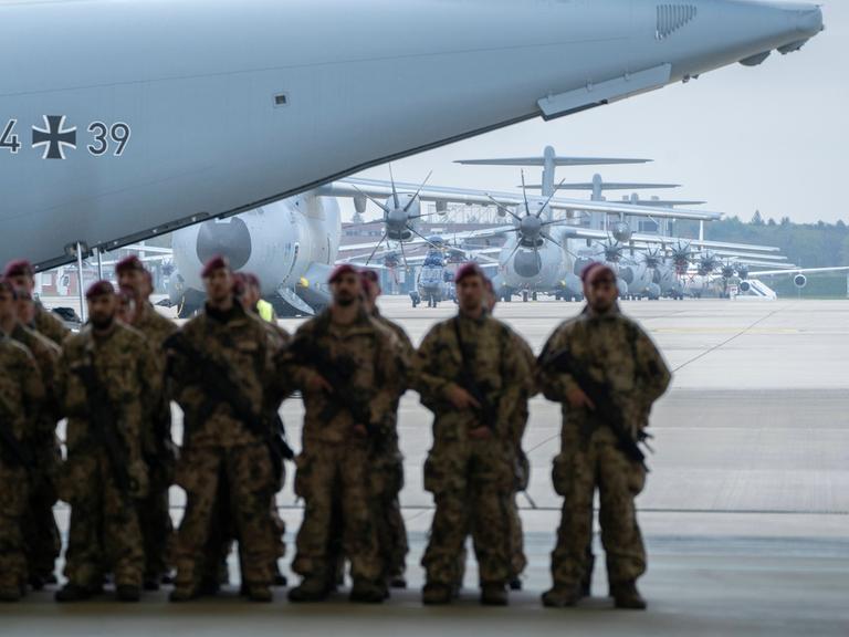 Rückkehr Evakuierungsverband und Abschlussappell zur Evakuierungsmission aus dem Sudan Fliegerhorst Wunstorf bei Hannover