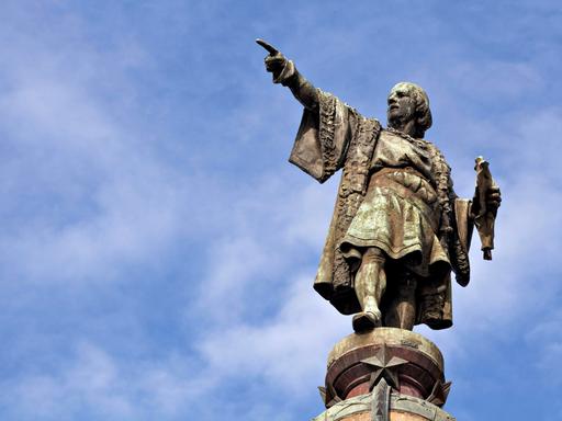 Kolumbussäule am Hafen von Barcelona, am Ende der berühmten Straße Las Ramblas