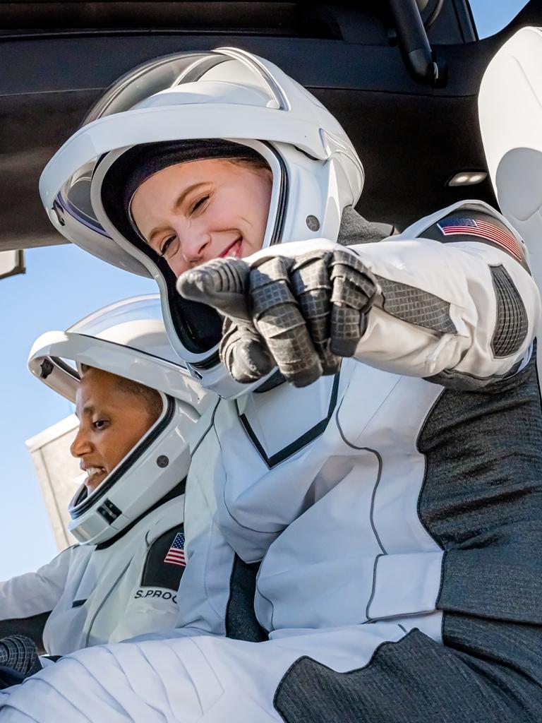 Kennedy Space Center, Florida, USA, die "Inspiration4" vor dem Start. Jared Isaacman, Hayley Arceneaux, Chris Sembroski, Dr. Sian Proctor. 15. September 2021.