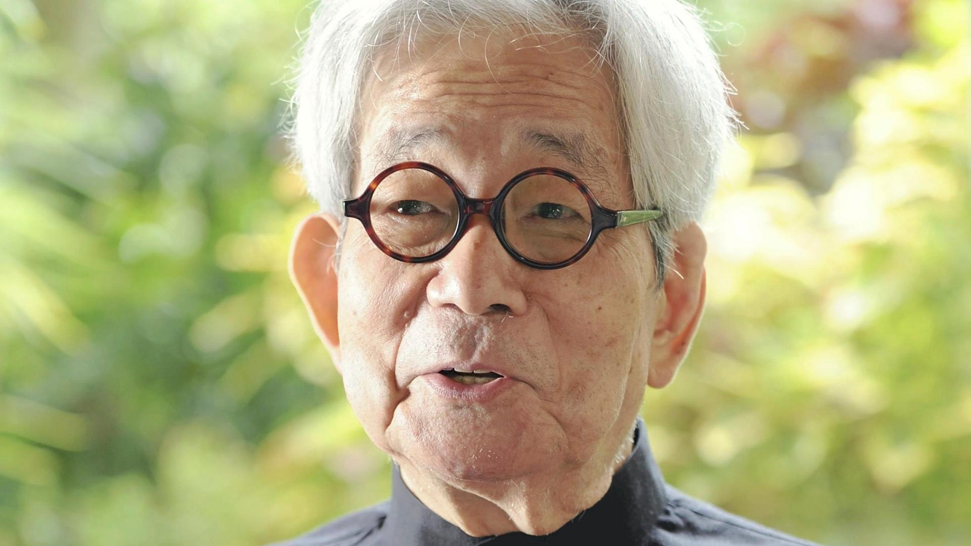Der japanische Literaturnobelpreisträger Kenzaburo Oe 