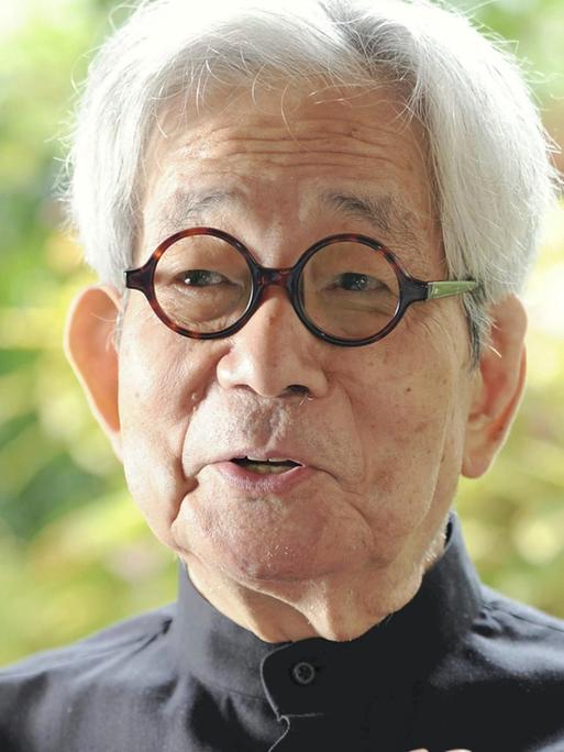 Der japanische Literaturnobelpreisträger Kenzaburo Oe 