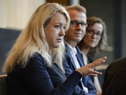 Die Juristin und Publizistin Liane Bednarz beim Theatertreffen 2016 im Haus der Berliner Festspiele
